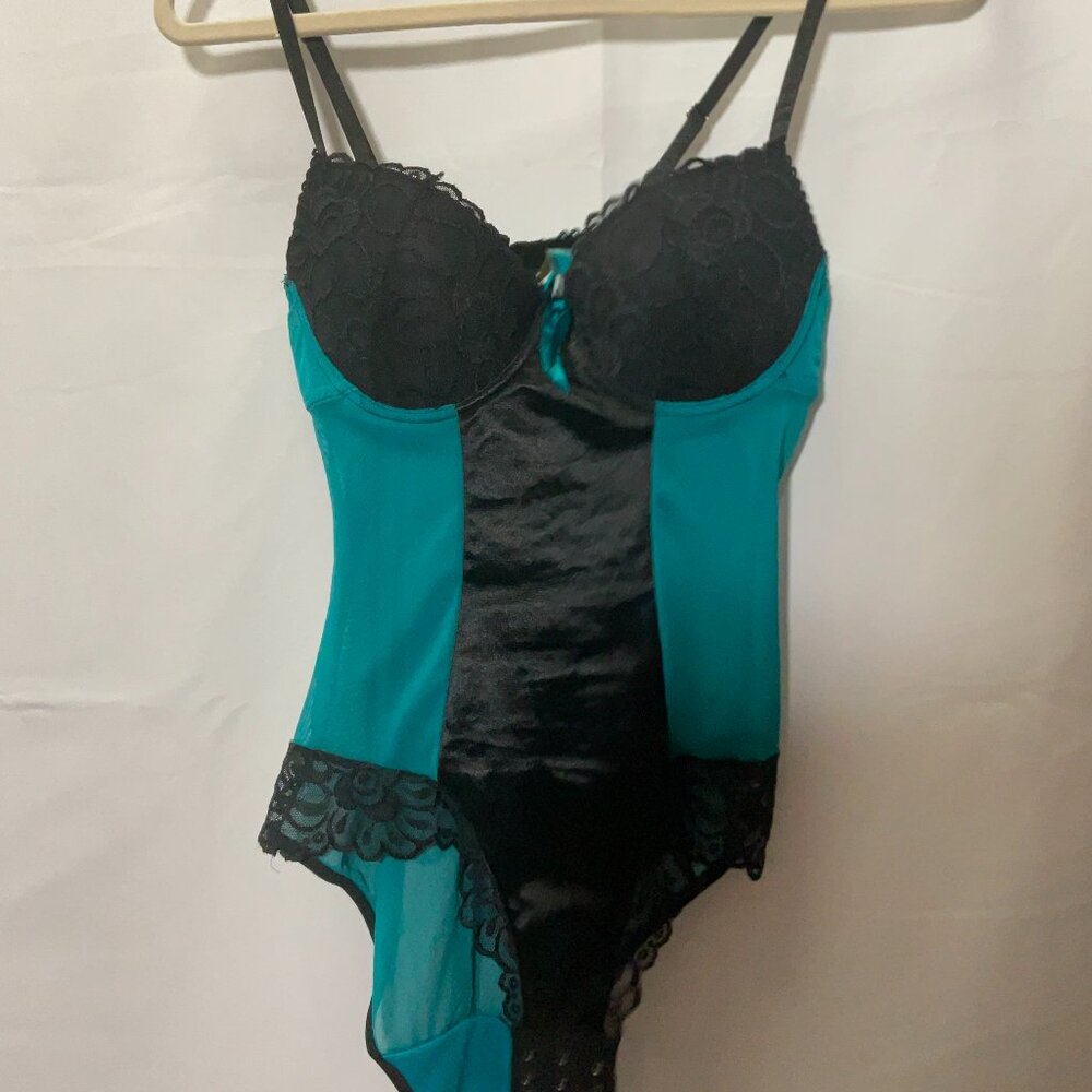 Just Sexy Lingerie Women's Black & Aqua Flirty & Sexy Lace Frills Lingerie. M